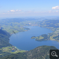 Blick vom Schafberg auf den Mondsee.