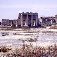 Ausgrabungsstätte Milet, im Frühjahr teilweise überflutet (Türkei).