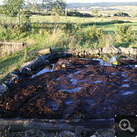 Now was also the surface layer of peat applied.