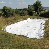 Fleece to protect the pool liner.