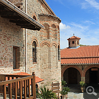 Innenhof eines Meteora-Klosters.