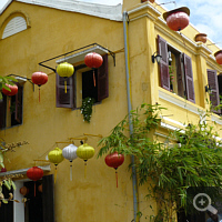 Viele Häuser in Hoi An sind mit Lampions geschmückt. Foto: S. Elser.